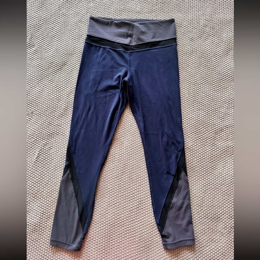 Athleta Women’s Blue Gray Mesh Cutout Capri‎ Leggings Size Small